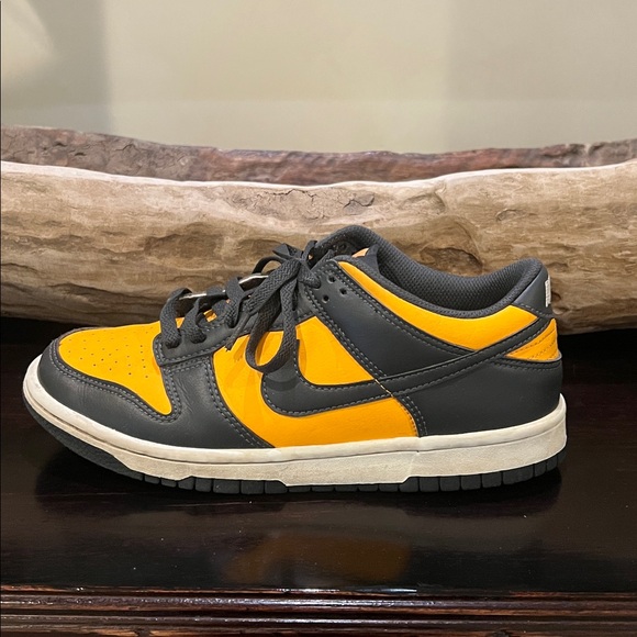 Nike Kids Grade School Dunk Low Sneakers - Picture 11 of 16